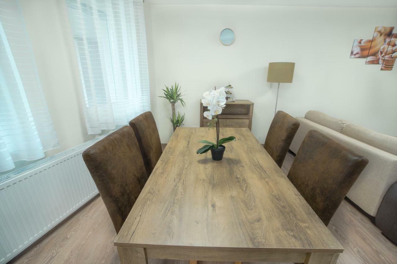 Pisztacia Apartman Apartment Eger Exterior photo